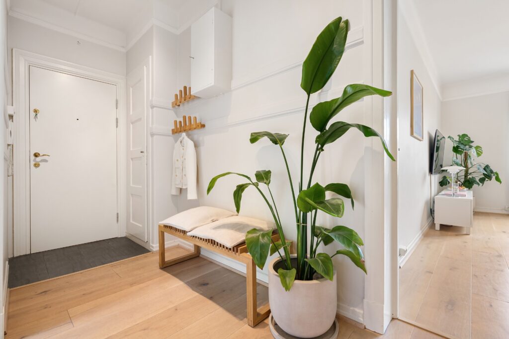 Entryway flower decor