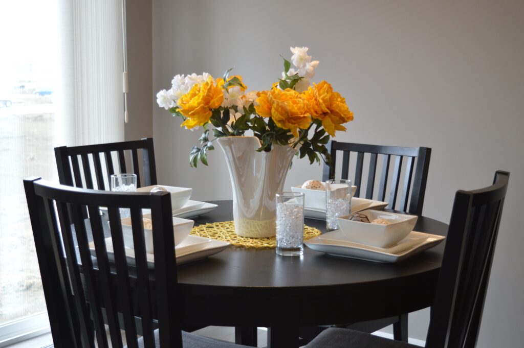Dining room flower decor